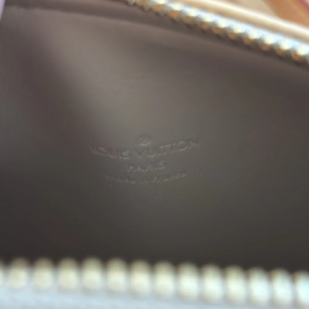 Louis Vuitton Bedford Handbag - Picture 8 of 13
